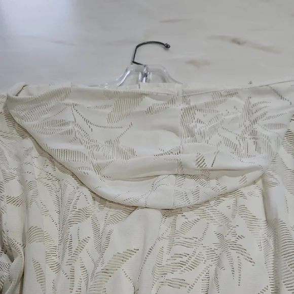 Chic Cream V-Neck Women's Tunic/Swim Suit Cover-up. - Picture 4 of 5